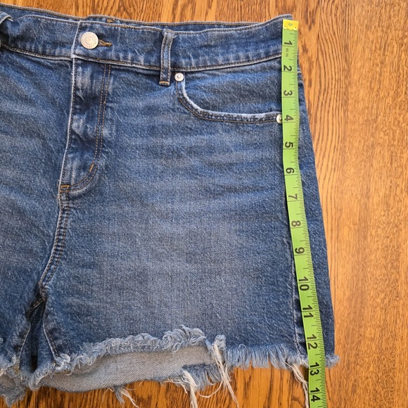 Loft Size 6 - 28 Womens Cut Off Jean Shorts Medium Wash Denim - Picture 3 of 9
